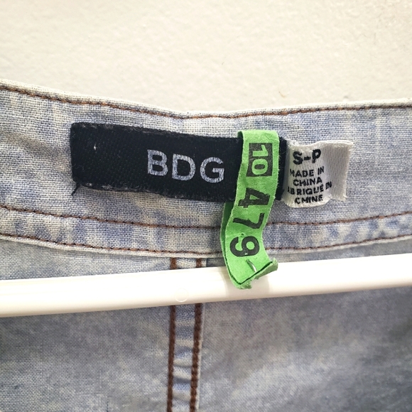 Women's Small BDG Crop Top - Picture 3 of 3